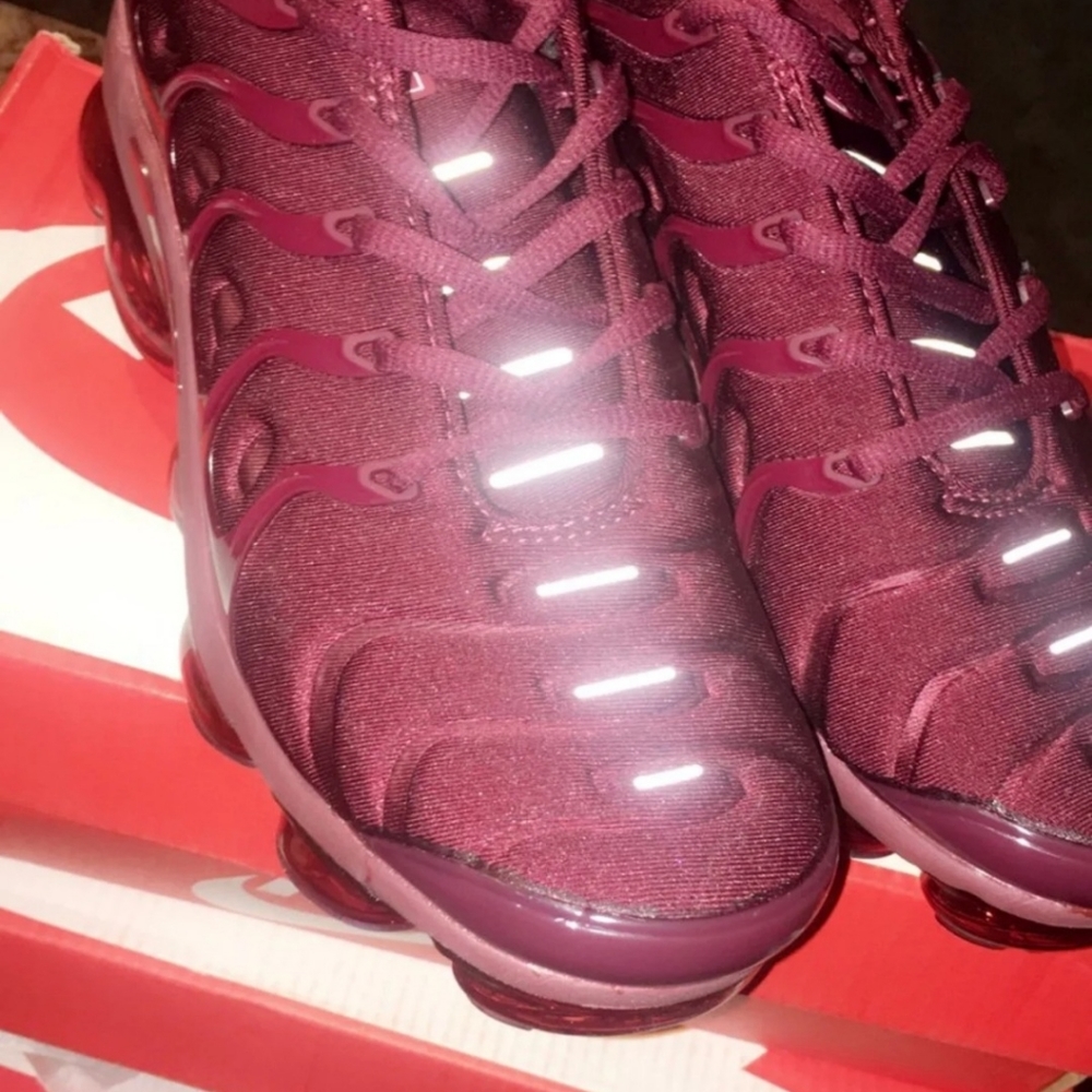 Wine Nike Vapormax